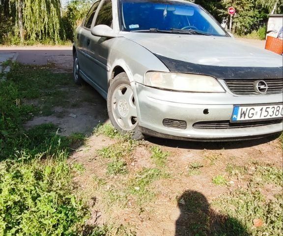 Сірий Опель Вектра, об'ємом двигуна 1.6 л та пробігом 417 тис. км за 900 $, фото 3 на Automoto.ua