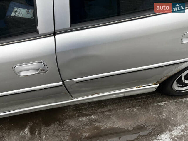 Сірий Опель Вектра, об'ємом двигуна 2 л та пробігом 331 тис. км за 2000 $, фото 16 на Automoto.ua