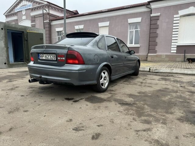 Серый Опель Вектра, объемом двигателя 2.2 л и пробегом 350 тыс. км за 2100 $, фото 3 на Automoto.ua