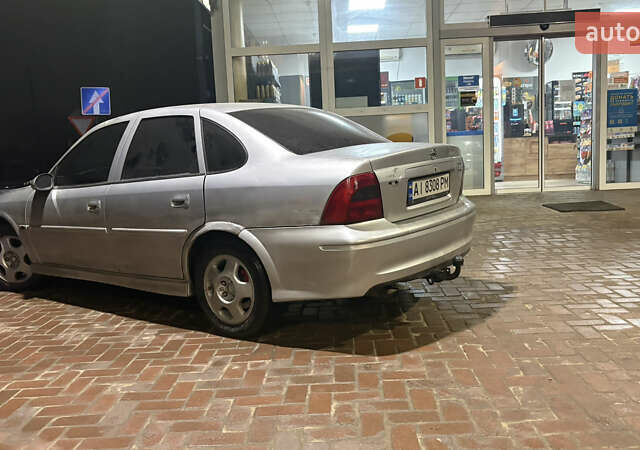 Сірий Опель Вектра, об'ємом двигуна 1.8 л та пробігом 320 тис. км за 1950 $, фото 1 на Automoto.ua