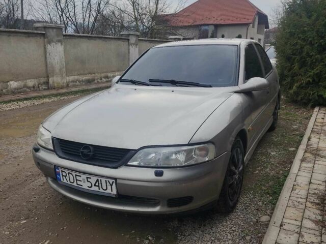 Сірий Опель Вектра, об'ємом двигуна 1.6 л та пробігом 200 тис. км за 1000 $, фото 1 на Automoto.ua