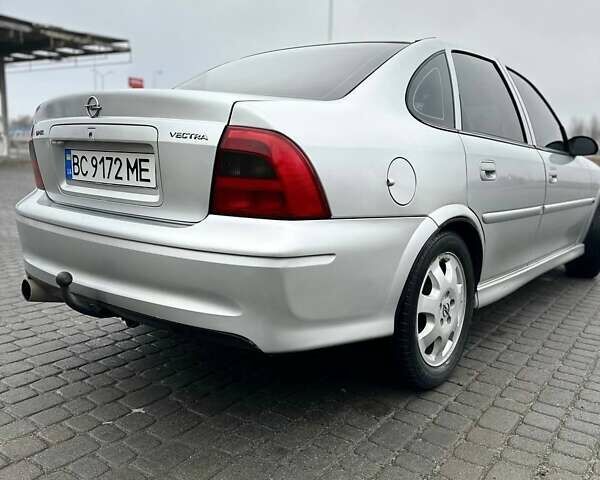 Сірий Опель Вектра, об'ємом двигуна 1.8 л та пробігом 390 тис. км за 3300 $, фото 4 на Automoto.ua