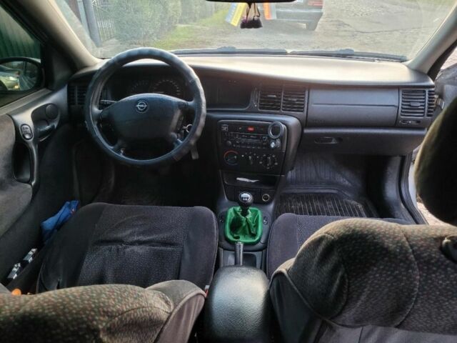 Серый Опель Вектра, объемом двигателя 1.6 л и пробегом 350 тыс. км за 2500 $, фото 3 на Automoto.ua