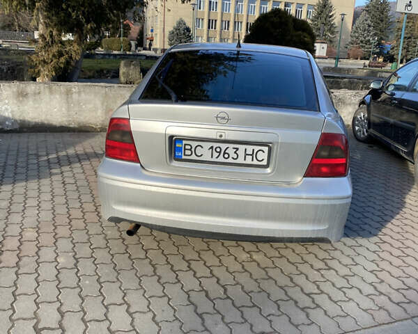 Серый Опель Вектра, объемом двигателя 2 л и пробегом 351 тыс. км за 3000 $, фото 3 на Automoto.ua