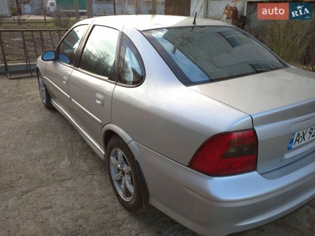 Сірий Опель Вектра, об'ємом двигуна 2 л та пробігом 300 тис. км за 3500 $, фото 5 на Automoto.ua