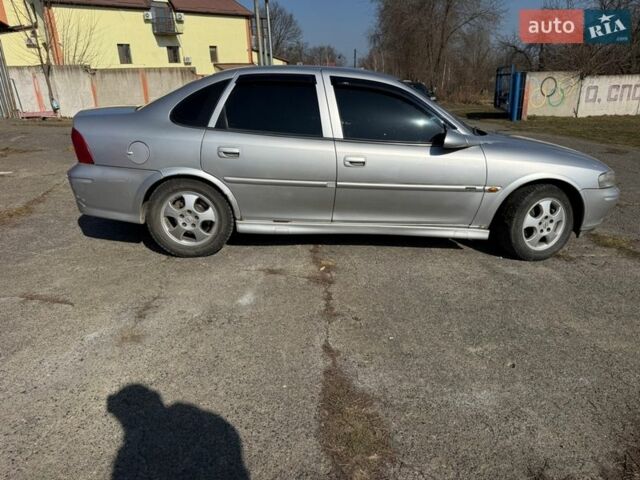 Серый Опель Вектра, объемом двигателя 1.8 л и пробегом 250 тыс. км за 2900 $, фото 6 на Automoto.ua