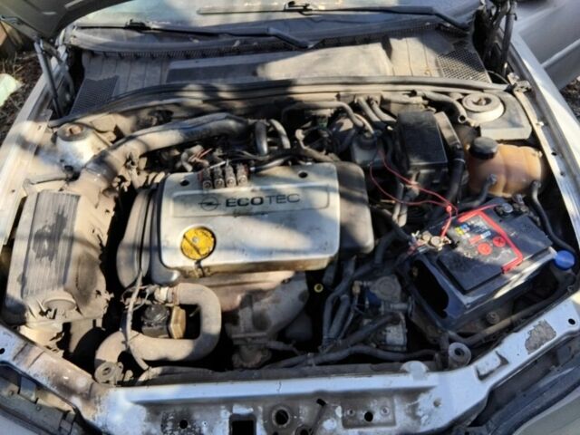 Сірий Опель Вектра, об'ємом двигуна 1.8 л та пробігом 370 тис. км за 1000 $, фото 6 на Automoto.ua