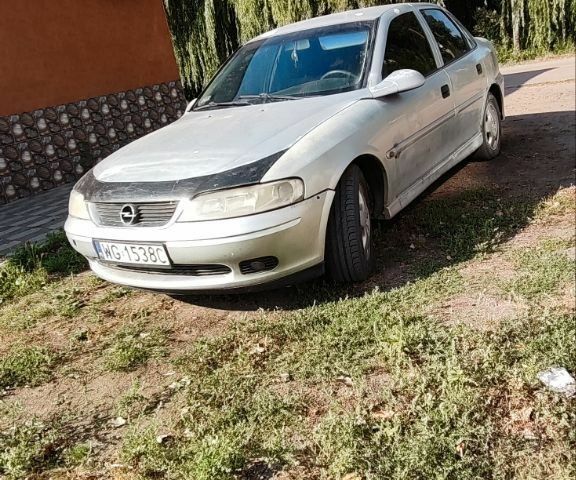 Сірий Опель Вектра, об'ємом двигуна 1.6 л та пробігом 417 тис. км за 900 $, фото 5 на Automoto.ua