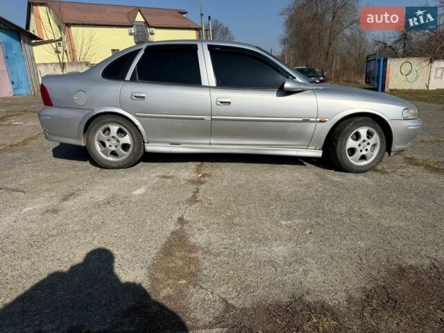 Серый Опель Вектра, объемом двигателя 1.8 л и пробегом 250 тыс. км за 2900 $, фото 4 на Automoto.ua