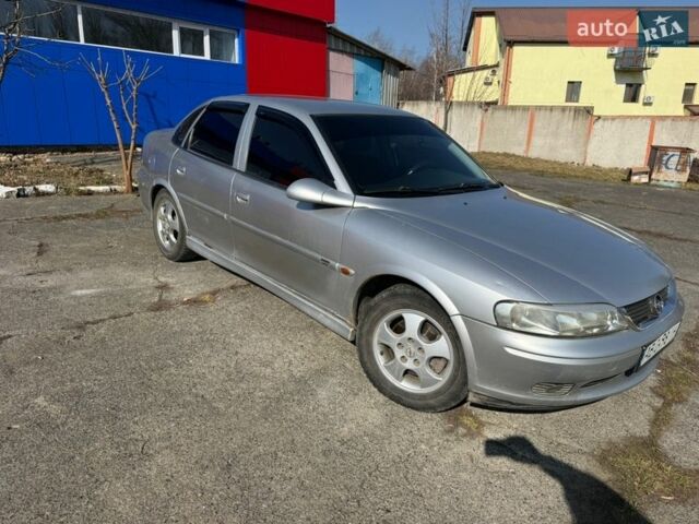 Серый Опель Вектра, объемом двигателя 1.8 л и пробегом 250 тыс. км за 2900 $, фото 1 на Automoto.ua