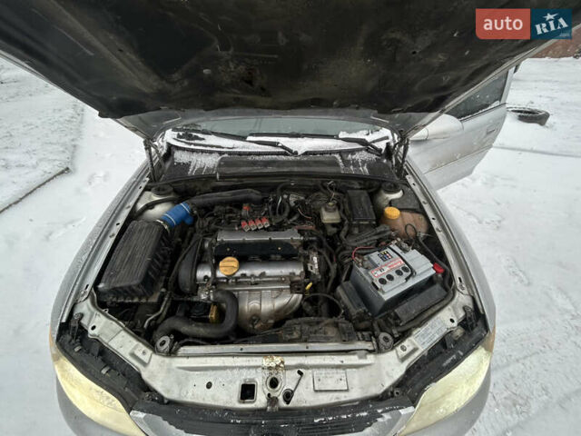 Серый Опель Вектра, объемом двигателя 1.6 л и пробегом 320 тыс. км за 1950 $, фото 6 на Automoto.ua