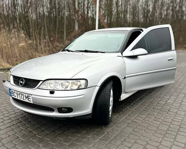 Сірий Опель Вектра, об'ємом двигуна 1.8 л та пробігом 390 тис. км за 3300 $, фото 2 на Automoto.ua