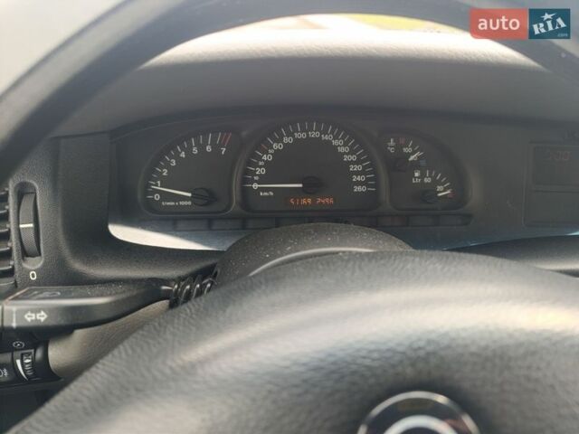 Сірий Опель Вектра, об'ємом двигуна 2 л та пробігом 151 тис. км за 3300 $, фото 4 на Automoto.ua