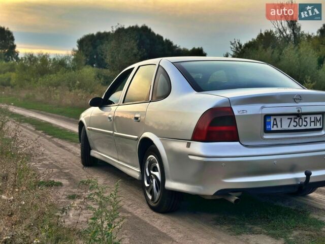 Сірий Опель Вектра, об'ємом двигуна 2 л та пробігом 330 тис. км за 3462 $, фото 4 на Automoto.ua