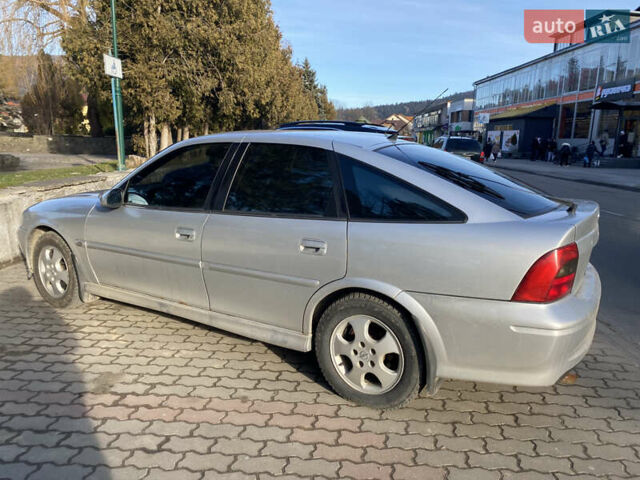 Серый Опель Вектра, объемом двигателя 2 л и пробегом 351 тыс. км за 3000 $, фото 2 на Automoto.ua