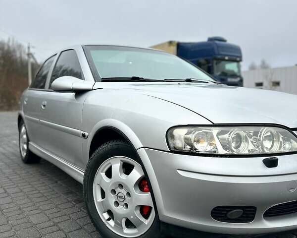 Сірий Опель Вектра, об'ємом двигуна 1.8 л та пробігом 390 тис. км за 3300 $, фото 1 на Automoto.ua