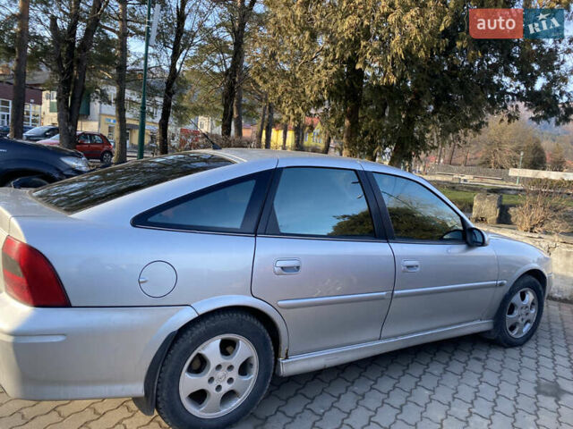 Серый Опель Вектра, объемом двигателя 2 л и пробегом 351 тыс. км за 3000 $, фото 4 на Automoto.ua