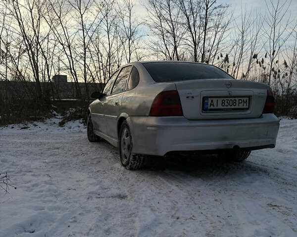 Серый Опель Вектра, объемом двигателя 1.79 л и пробегом 383 тыс. км за 1700 $, фото 2 на Automoto.ua