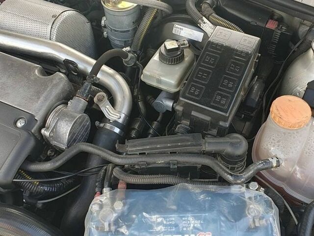 Сірий Опель Вектра, об'ємом двигуна 2 л та пробігом 398 тис. км за 3100 $, фото 4 на Automoto.ua