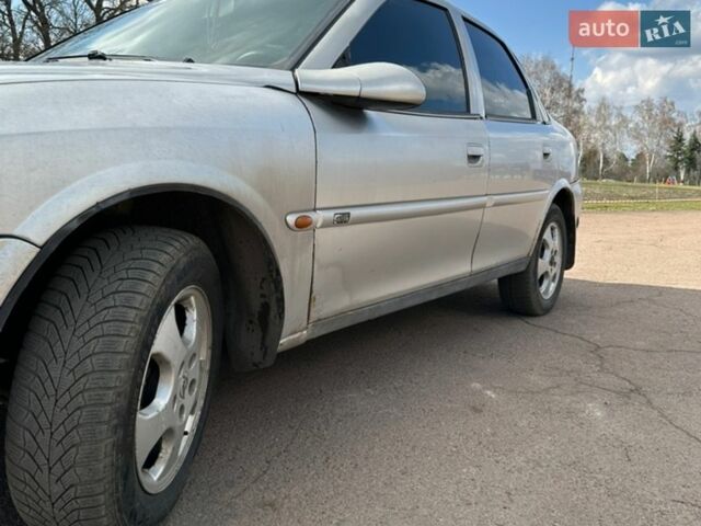 Серый Опель Вектра, объемом двигателя 1.8 л и пробегом 340 тыс. км за 2800 $, фото 4 на Automoto.ua