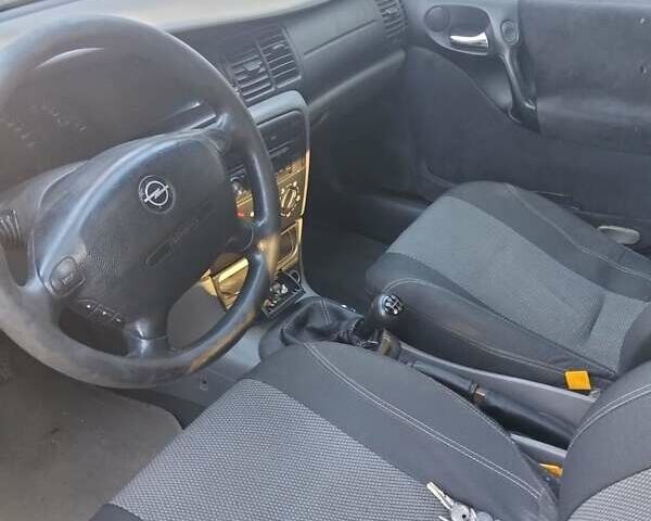 Сірий Опель Вектра, об'ємом двигуна 2 л та пробігом 280 тис. км за 2500 $, фото 4 на Automoto.ua