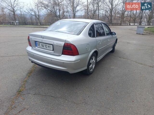 Сірий Опель Вектра, об'ємом двигуна 2 л та пробігом 151 тис. км за 3300 $, фото 3 на Automoto.ua