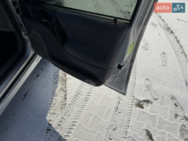 Серый Опель Вектра, объемом двигателя 1.79 л и пробегом 384 тыс. км за 2650 $, фото 5 на Automoto.ua