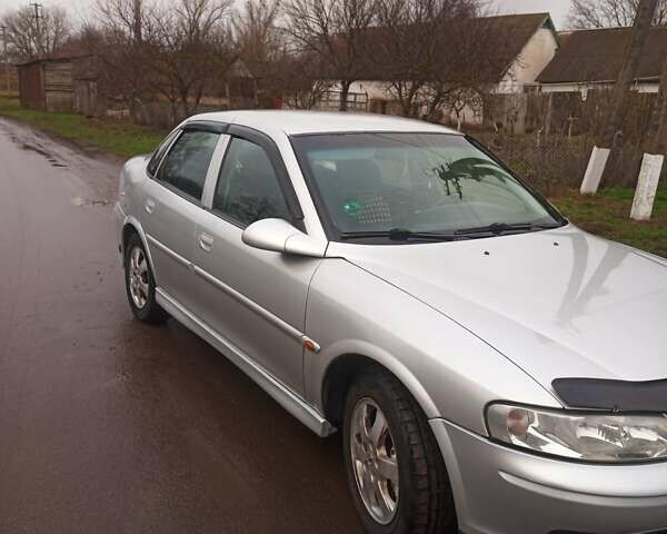 Сірий Опель Вектра, об'ємом двигуна 1.8 л та пробігом 227 тис. км за 4000 $, фото 2 на Automoto.ua