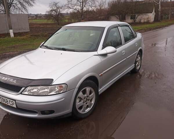 Сірий Опель Вектра, об'ємом двигуна 1.8 л та пробігом 227 тис. км за 4000 $, фото 4 на Automoto.ua