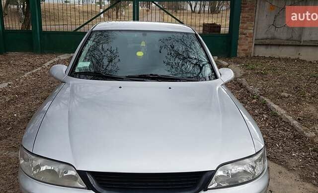Сірий Опель Вектра, об'ємом двигуна 1.6 л та пробігом 240 тис. км за 5000 $, фото 5 на Automoto.ua