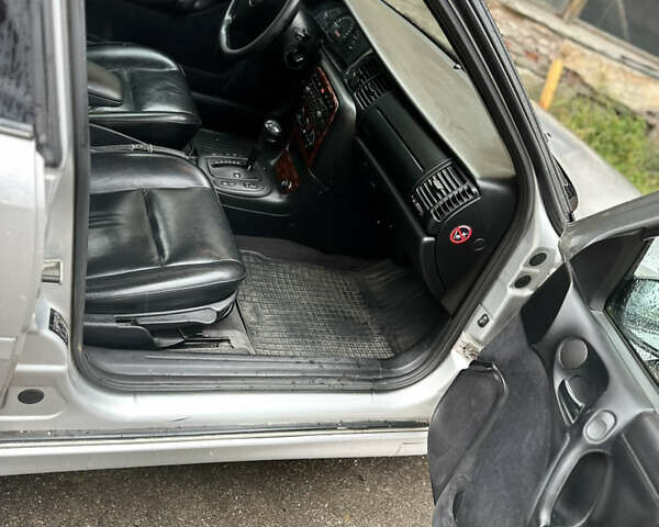 Сірий Опель Вектра, об'ємом двигуна 1.8 л та пробігом 234 тис. км за 3200 $, фото 10 на Automoto.ua