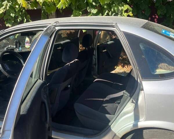 Сірий Опель Вектра, об'ємом двигуна 1.6 л та пробігом 354 тис. км за 3250 $, фото 7 на Automoto.ua