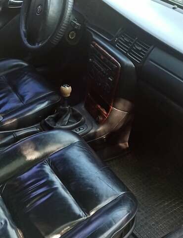 Сірий Опель Вектра, об'ємом двигуна 2.2 л та пробігом 468 тис. км за 2000 $, фото 11 на Automoto.ua