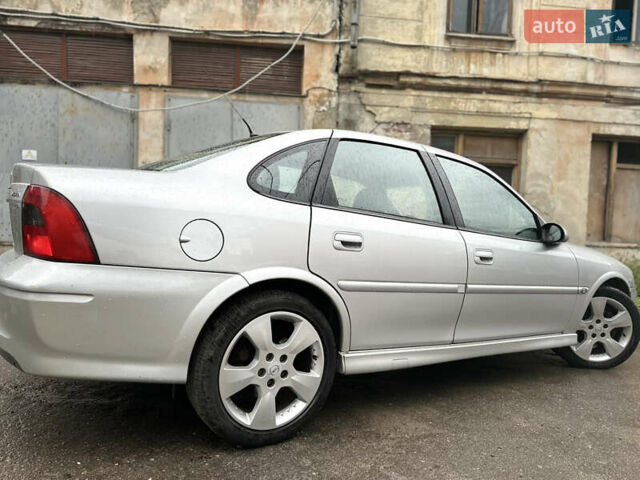 Сірий Опель Вектра, об'ємом двигуна 1.8 л та пробігом 234 тис. км за 3200 $, фото 5 на Automoto.ua