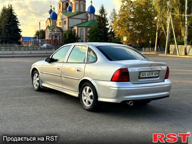 Серый Опель Вектра, объемом двигателя 1.8 л и пробегом 200 тыс. км за 2999 $, фото 2 на Automoto.ua