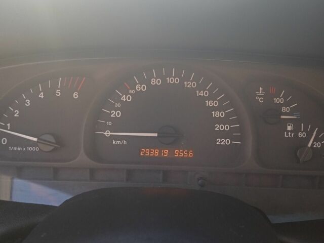 Серый Опель Вектра, объемом двигателя 2 л и пробегом 293 тыс. км за 2890 $, фото 10 на Automoto.ua