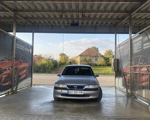 Серый Опель Вектра, объемом двигателя 2.17 л и пробегом 400 тыс. км за 2500 $, фото 7 на Automoto.ua