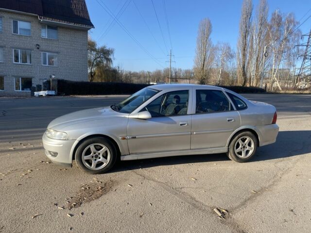 Серый Опель Вектра, объемом двигателя 2.2 л и пробегом 312 тыс. км за 2500 $, фото 1 на Automoto.ua