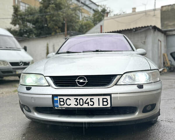 Сірий Опель Вектра, об'ємом двигуна 1.8 л та пробігом 234 тис. км за 3200 $, фото 1 на Automoto.ua