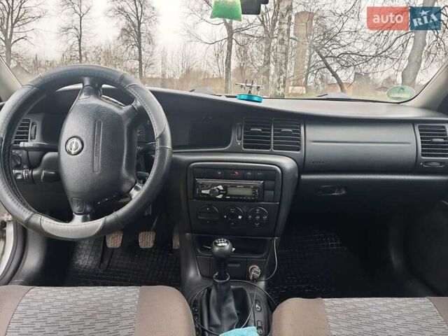 Сірий Опель Вектра, об'ємом двигуна 1.6 л та пробігом 280 тис. км за 3800 $, фото 12 на Automoto.ua