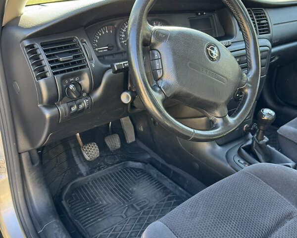 Сірий Опель Вектра, об'ємом двигуна 1.6 л та пробігом 213 тис. км за 4300 $, фото 12 на Automoto.ua