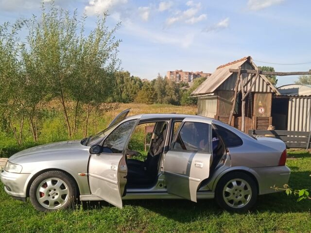Серый Опель Вектра, объемом двигателя 2 л и пробегом 293 тыс. км за 2890 $, фото 14 на Automoto.ua