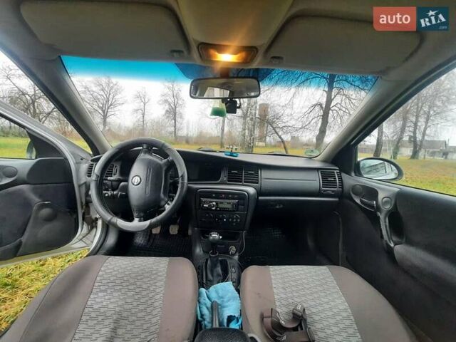 Сірий Опель Вектра, об'ємом двигуна 1.6 л та пробігом 280 тис. км за 3800 $, фото 7 на Automoto.ua