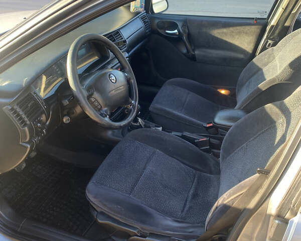 Сірий Опель Вектра, об'ємом двигуна 2.2 л та пробігом 312 тис. км за 2500 $, фото 12 на Automoto.ua