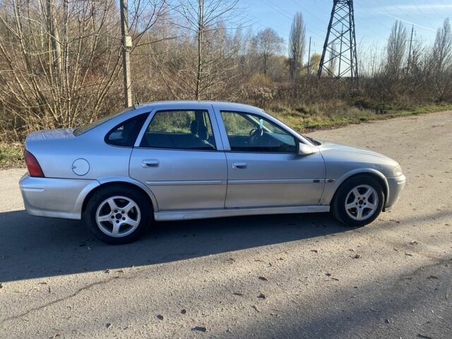 Серый Опель Вектра, объемом двигателя 2.2 л и пробегом 312 тыс. км за 2500 $, фото 5 на Automoto.ua