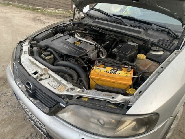 Сірий Опель Вектра, об'ємом двигуна 2 л та пробігом 300 тис. км за 2250 $, фото 7 на Automoto.ua
