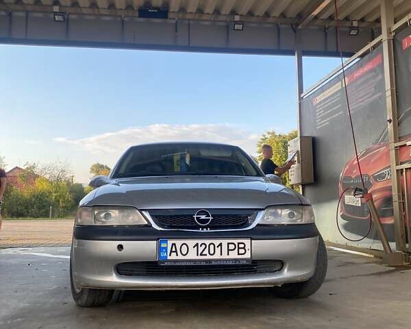 Серый Опель Вектра, объемом двигателя 2.17 л и пробегом 400 тыс. км за 2500 $, фото 9 на Automoto.ua