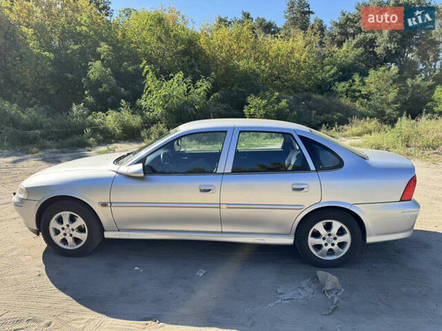 Сірий Опель Вектра, об'ємом двигуна 1.6 л та пробігом 213 тис. км за 4300 $, фото 2 на Automoto.ua