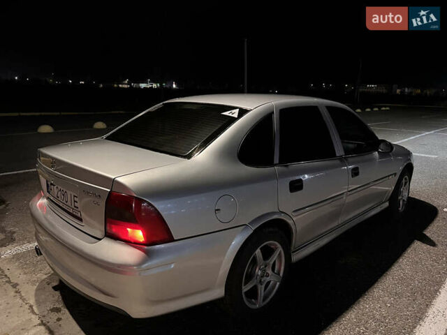 Серый Опель Вектра, объемом двигателя 2.2 л и пробегом 295 тыс. км за 4300 $, фото 2 на Automoto.ua