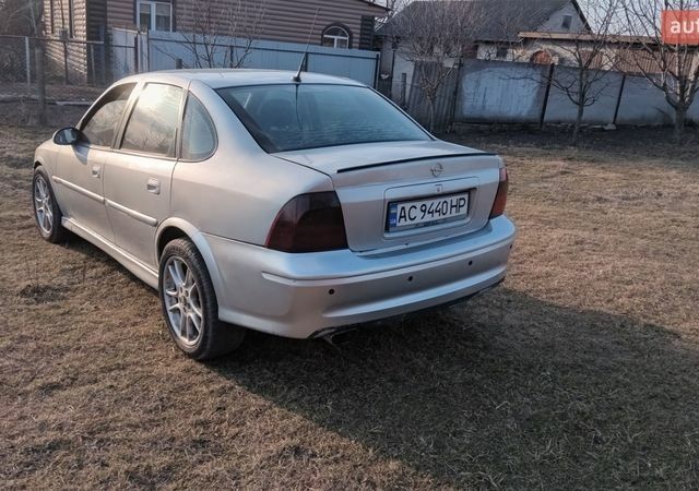 Сірий Опель Вектра, об'ємом двигуна 2 л та пробігом 296 тис. км за 1550 $, фото 6 на Automoto.ua